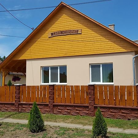 Hotel Ladik Vendeghaz Tiszafüred Zewnętrze zdjęcie