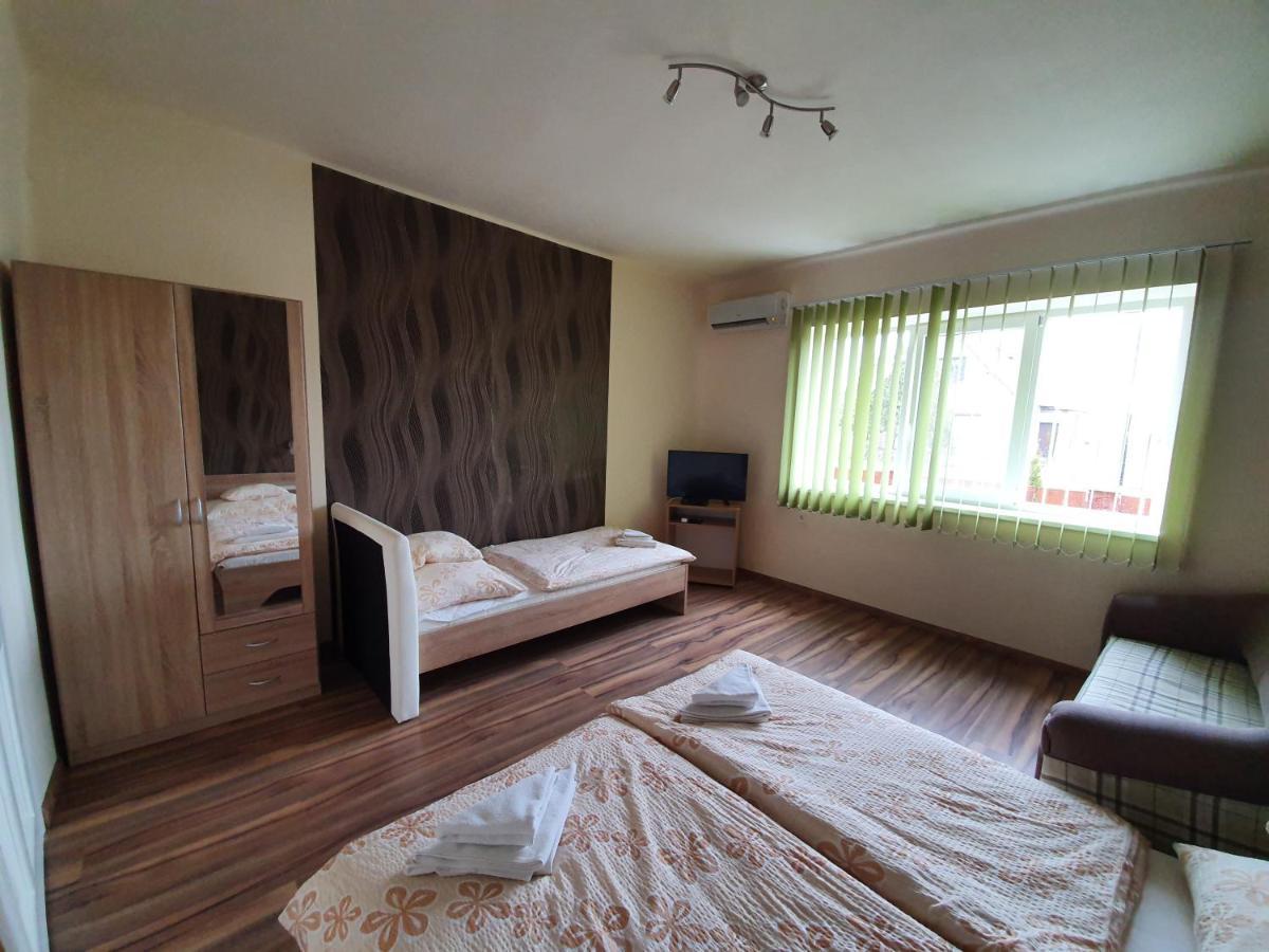 Hotel Ladik Vendeghaz Tiszafüred Zewnętrze zdjęcie