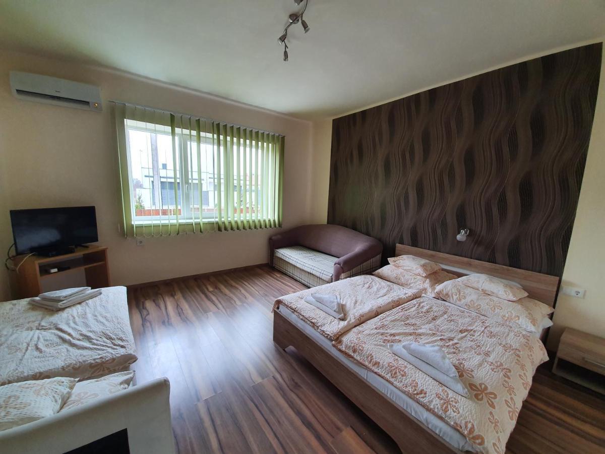 Hotel Ladik Vendeghaz Tiszafüred Zewnętrze zdjęcie