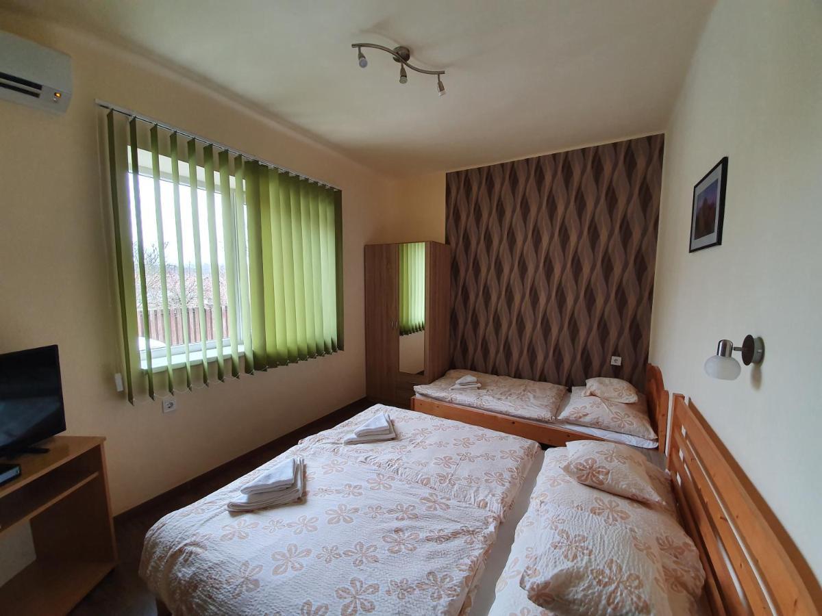 Hotel Ladik Vendeghaz Tiszafüred Zewnętrze zdjęcie